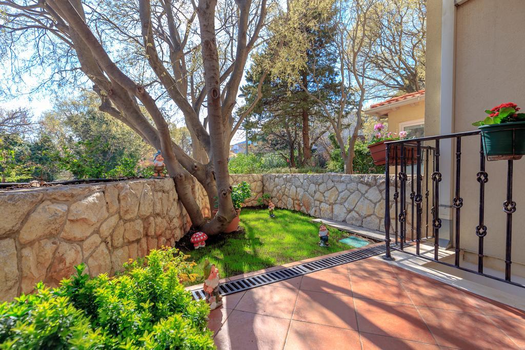 Leona & Borna'S Central Lapad Suites Dubrovnik Exteriör bild
