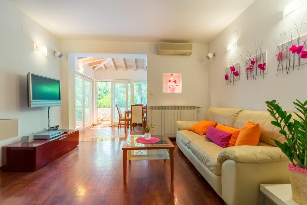 Leona & Borna'S Central Lapad Suites Dubrovnik Exteriör bild