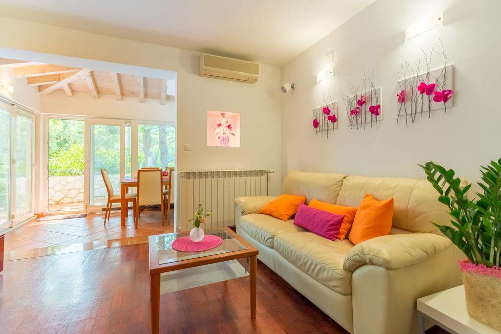 Leona & Borna'S Central Lapad Suites Dubrovnik Exteriör bild
