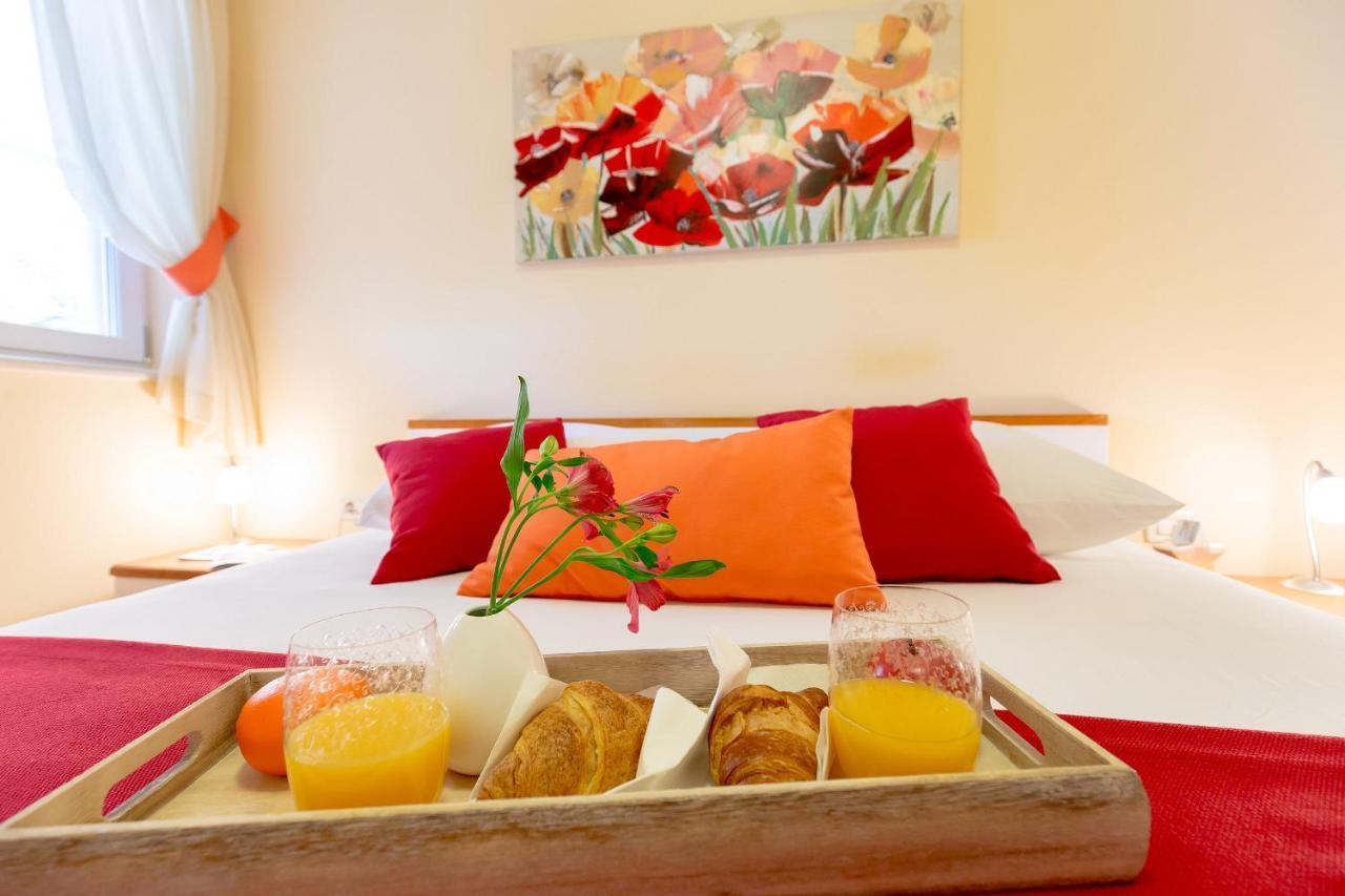 Leona & Borna'S Central Lapad Suites Dubrovnik Exteriör bild