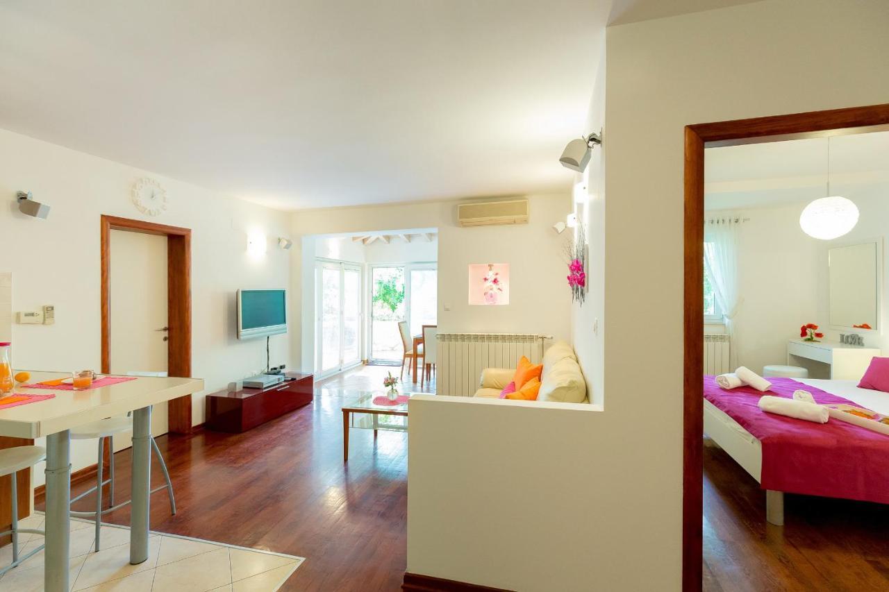 Leona & Borna'S Central Lapad Suites Dubrovnik Exteriör bild