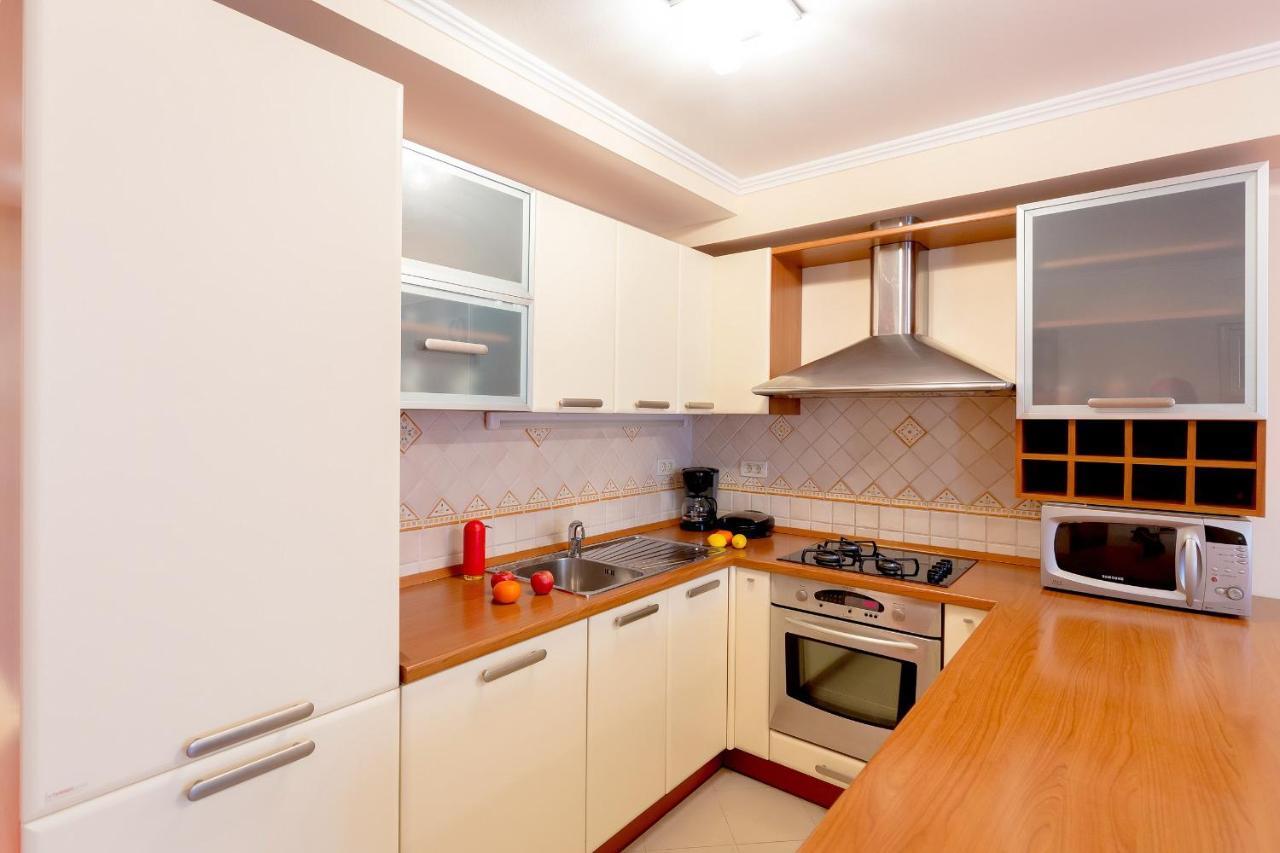 Leona & Borna'S Central Lapad Suites Dubrovnik Exteriör bild