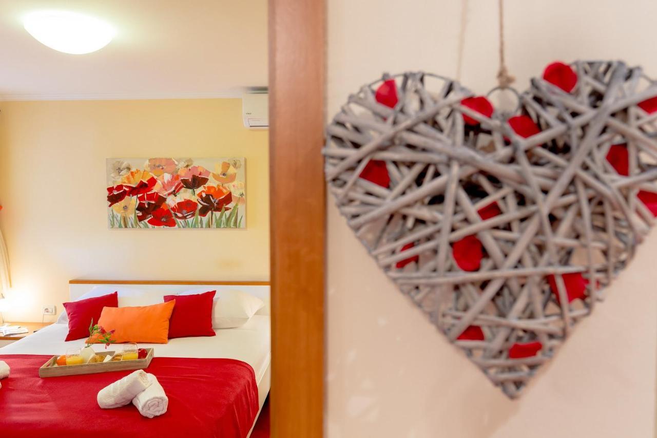 Leona & Borna'S Central Lapad Suites Dubrovnik Exteriör bild
