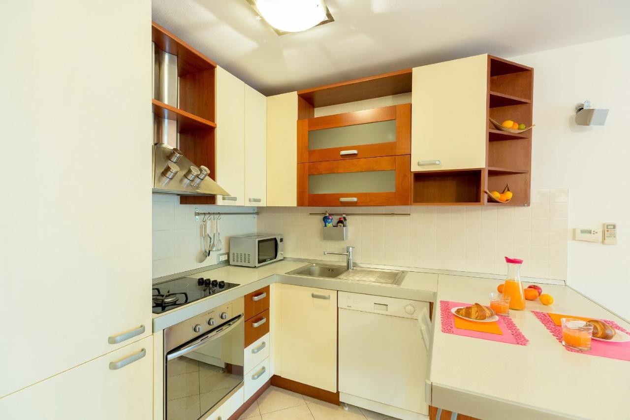 Leona & Borna'S Central Lapad Suites Dubrovnik Exteriör bild